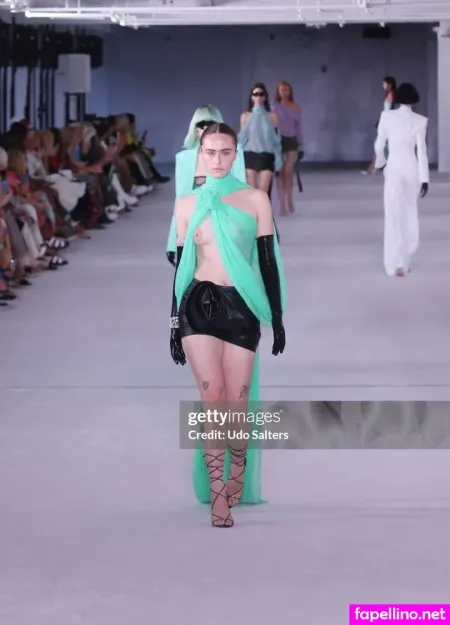 Ellaemhoff OnlyFans Thumbnail #sIooJrc6C3