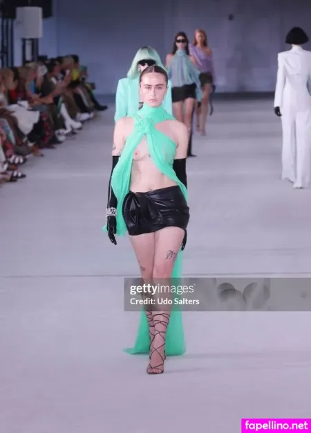 Ellaemhoff OnlyFans Thumbnail #y0c1EgibDU