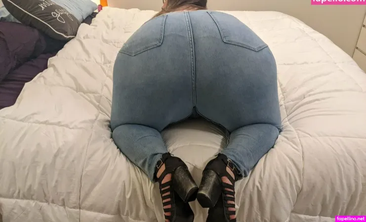 Ellagreenthumbs OnlyFans Thumbnail #IO1XtwtiC7