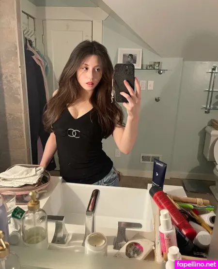 Ellaharperr1 Main Profile Photo