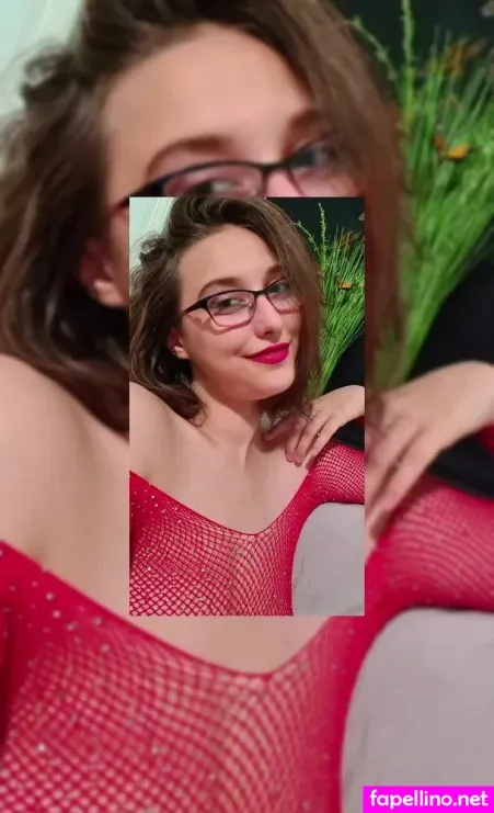 Ellapervella OnlyFans Thumbnail #NvvbRw1OiE