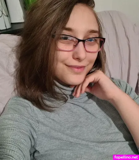 Ellapervella OnlyFans Thumbnail #aXV7tkJ4dv