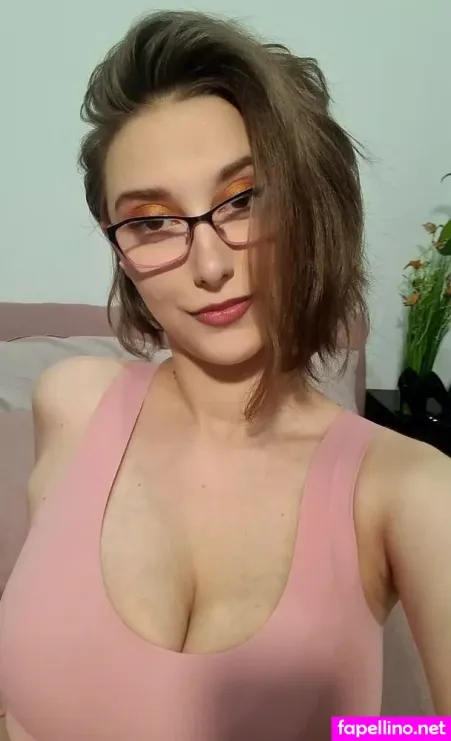 Ellapervella OnlyFans Thumbnail #f66jTvmS4k