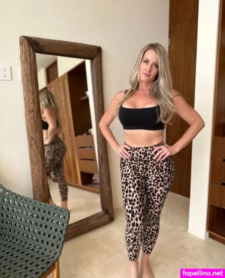 Ellararetv OnlyFans Thumbnail #rJRcSSBGVm