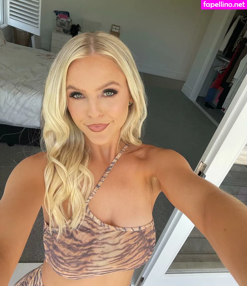 ellaredmond, elly.xoxo Nude Leaked OnlyFans Photo #Jo1KhjkDd3