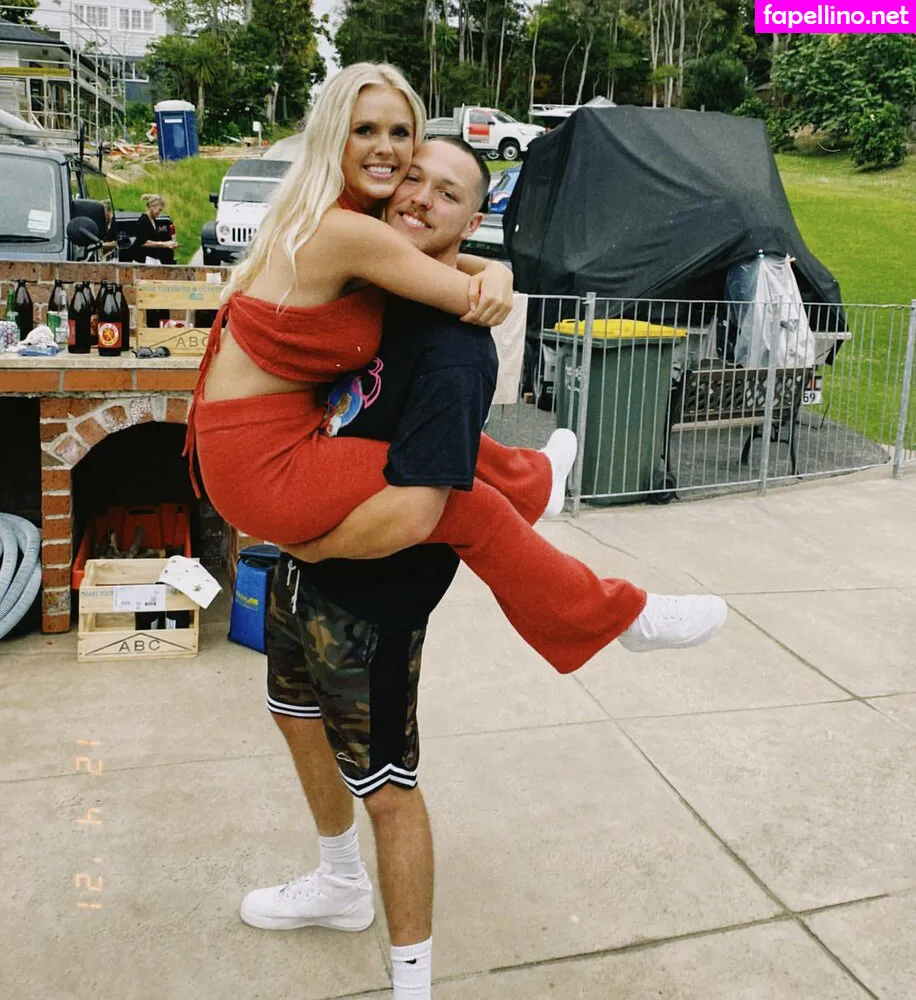 ellaredmond, elly.xoxo Nude Leaked OnlyFans Photo #hGEnY64CNT