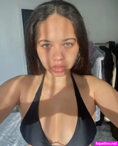 Ellaroseyyfree OnlyFans Thumbnail #UFObRsnil4