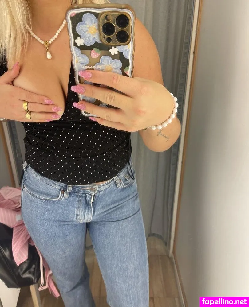 dinfavoritella, ellasolis_ Nude Leaked OnlyFans Photo #6vvlvy3qZs
