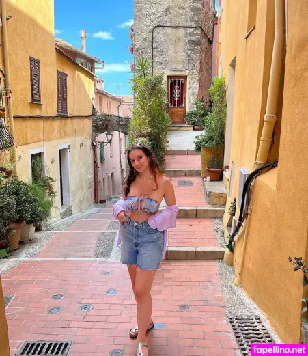 Elle Aferiat OnlyFans Thumbnail #BzdA92AmPL