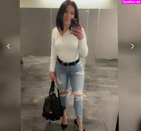 Elle Baker OnlyFans Thumbnail #A3bgI5fPkH