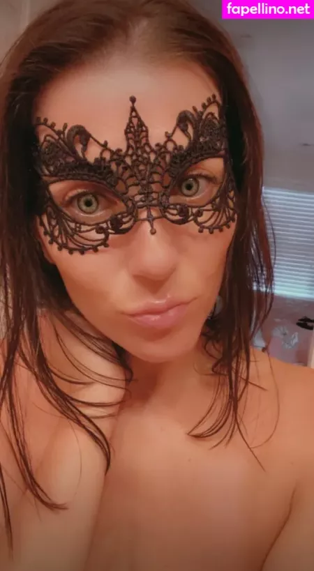 Elle Baker OnlyFans Thumbnail #i3kVQbfkfw