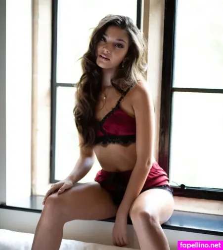 Elle Baldwinson OnlyFans Thumbnail #TiPXUL4rqt