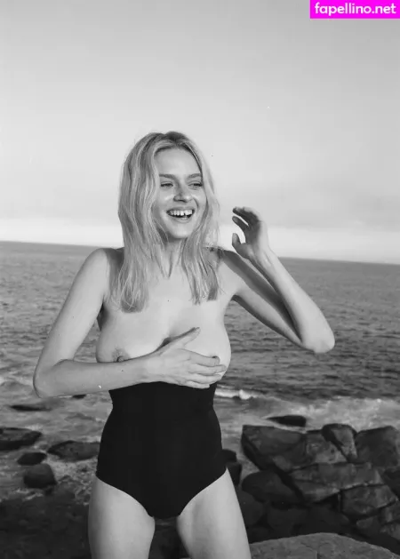 Elle Brittain OnlyFans Thumbnail #PpIpEgif3X