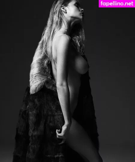 Elle Brittain OnlyFans Thumbnail #VeeFqVM45B