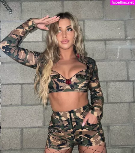 Elle Danjean OnlyFans Thumbnail #aw97MI7rGe