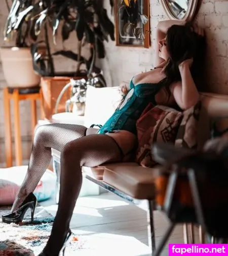 Elle Edwards OnlyFans Thumbnail #0kSyUYh4eg