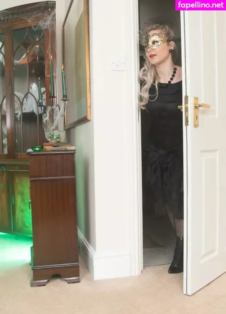 Elle Hunter OnlyFans Thumbnail #dmGpnViCOj