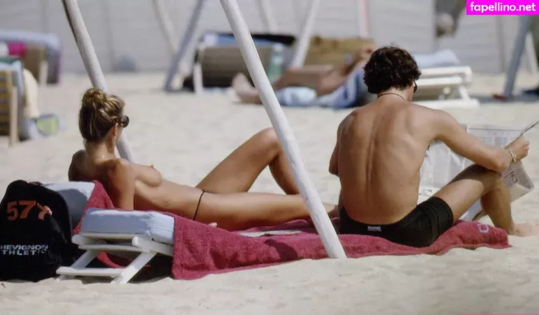 Elle Macpherson OnlyFans Thumbnail #1aa1CgJNi7