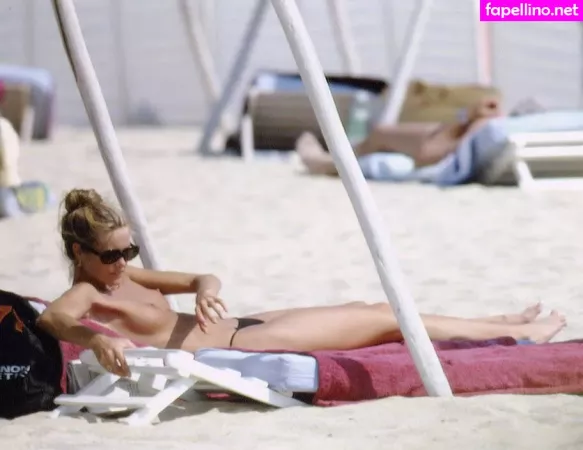 Elle Macpherson OnlyFans Thumbnail #inDe4elF3G