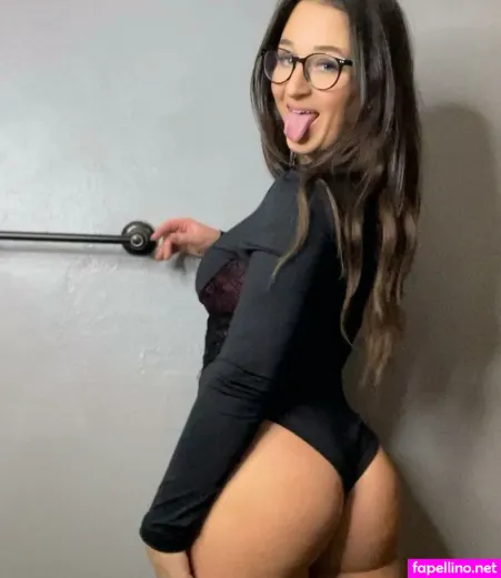 Elle Mandi OnlyFans Thumbnail #cRCHeDax52