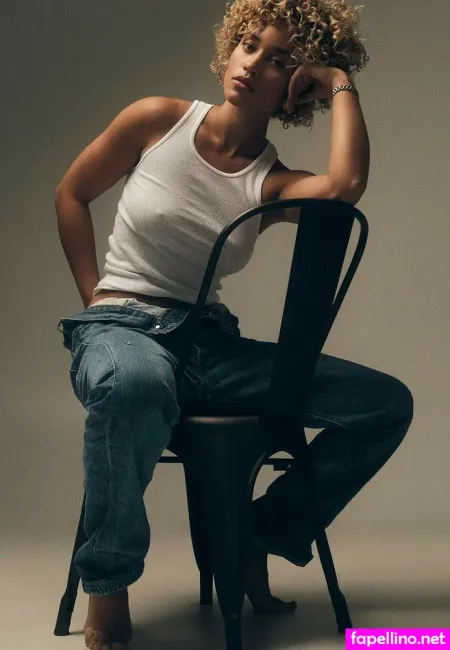 Elle Smith OnlyFans Thumbnail #54r4DwSgq7