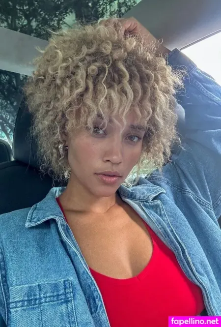 Elle Smith OnlyFans Thumbnail #7k3HhhAJQ8