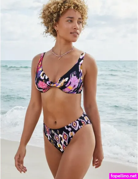 Elle Smith OnlyFans Thumbnail #FdrfRdGfvO