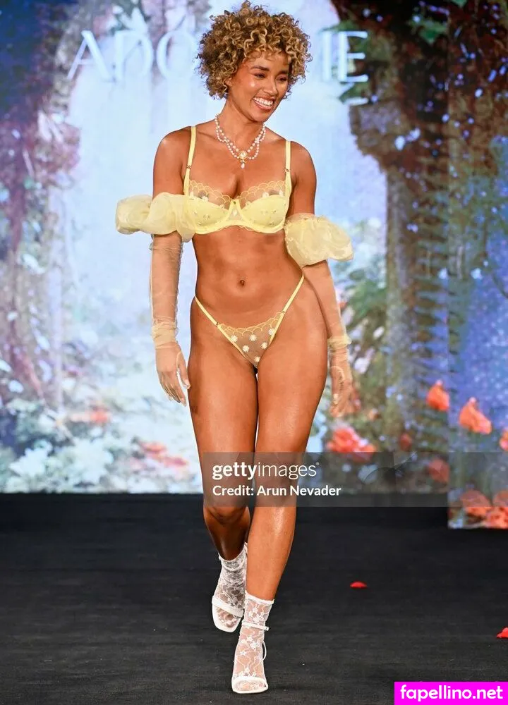 Ellen, officialellesmith, smith_viba.studio Nude Leaked OnlyFans Photo #OypNrCbA6Q