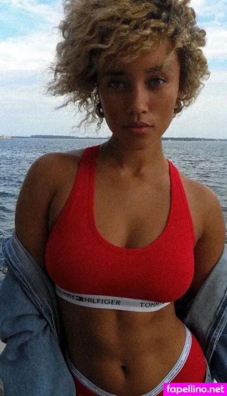 Elle Smith OnlyFans Thumbnail #k3B3ijTRT5