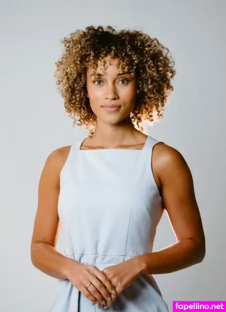 Elle Smith OnlyFans Thumbnail #nnwUkmPc4F