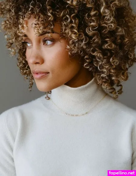 Elle Smith OnlyFans Thumbnail #z3WU1NHaqA