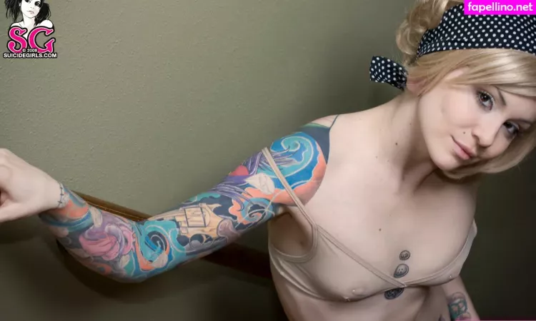 Elle Stranger 1 OnlyFans Thumbnail #UVoA7NXinj