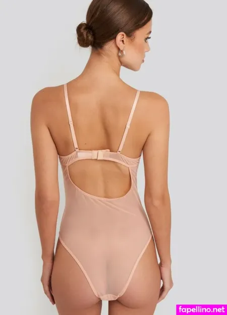 Elle Trowbridge OnlyFans Thumbnail #QCfWFuK6cQ