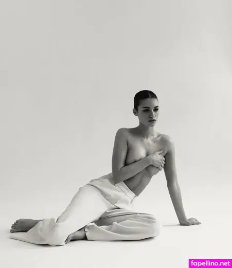 Elle Trowbridge OnlyFans Thumbnail #f0CK7Lxqk2