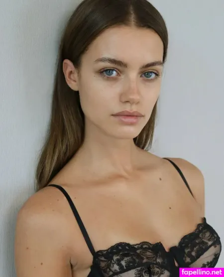 Elle Trowbridge Main Profile Photo