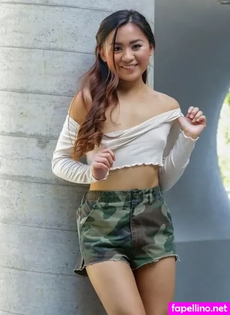 Elle Voneva OnlyFans Thumbnail #AvKZM3hwF6