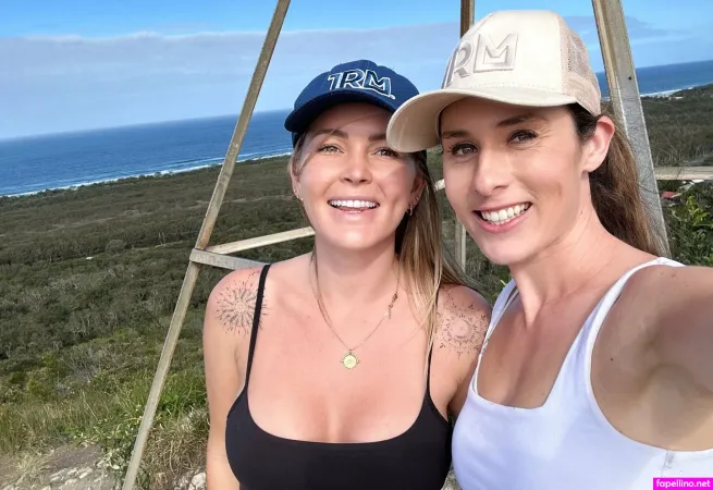 Elleandtash OnlyFans Thumbnail #ICDI5ONWHx