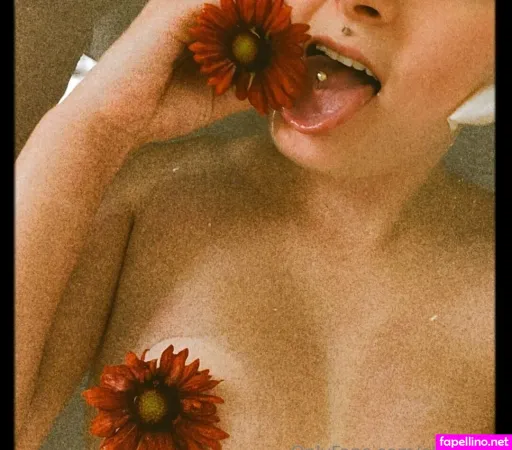 Ellediabla OnlyFans Thumbnail #UkVqVjJ4y3