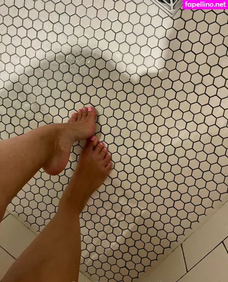 Ellelovesheels OnlyFans Thumbnail #TBiary9Wrz