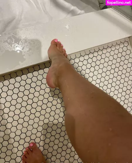 Ellelovesheels OnlyFans Thumbnail #YXmxK3SvJV