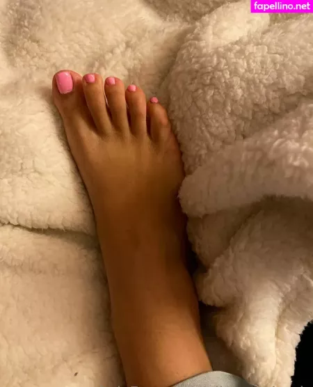 Ellelovesheels OnlyFans Thumbnail #x2HNHX8wLs
