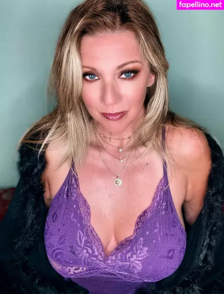 Ellelyon Exclusive OnlyFans Thumbnail #BwhFsc6inp