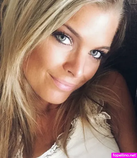 Ellen Petri OnlyFans Thumbnail #Oh1TMmVHMB