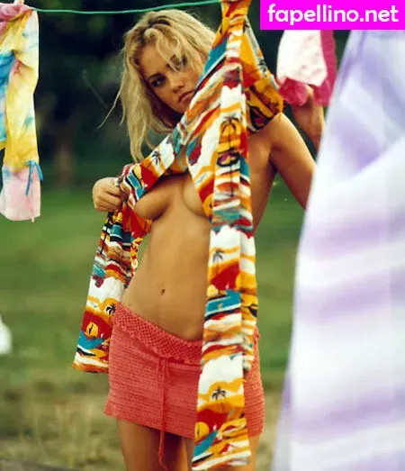 Ellen Rocche OnlyFans Thumbnail #02zs3RMC6F