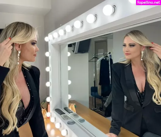 Ellen Rocche OnlyFans Thumbnail #KchvYdvAGF