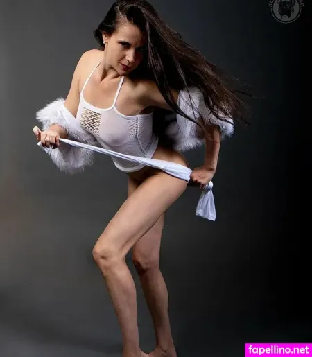 Ellen Slusarchi OnlyFans Thumbnail #f82r1y2Oqk