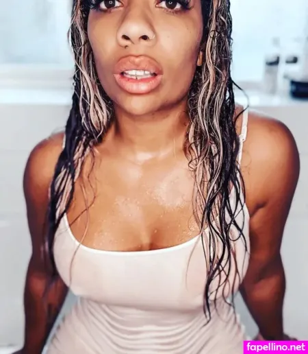 Ellepeach OnlyFans Thumbnail #CsjIu4LUit