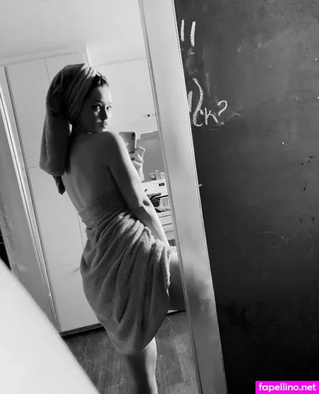 Elley Duhe OnlyFans Thumbnail #O6gHTwBSNu