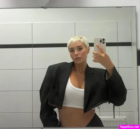 Elli H OnlyFans Thumbnail #iO4rhRy7i0