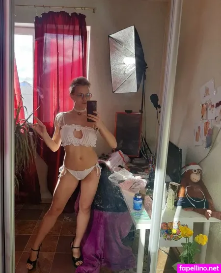 Elli Moon OnlyFans Thumbnail #mStfZKS0c3